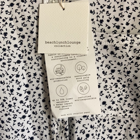 White patterned button down - Picture 5 of 6